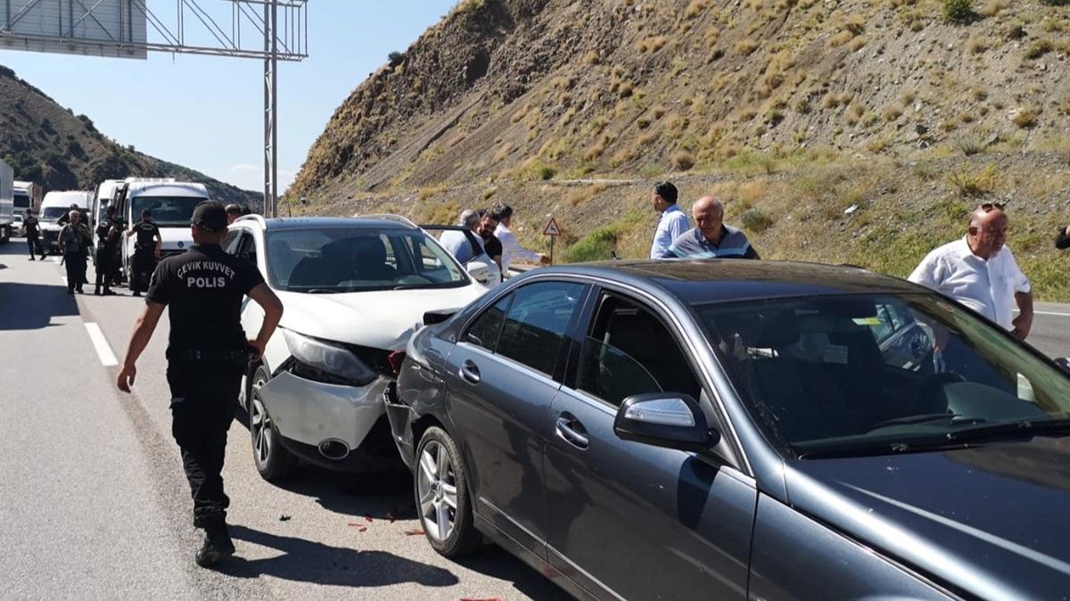 Kılıçdaroğlu'nun konvoyunda zincirleme trafik kazası! Yaralılar var