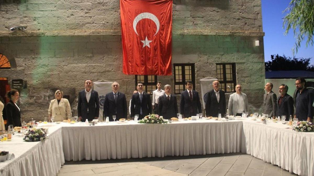 MHP’de ”100 il 1000 ile” almalar sryor