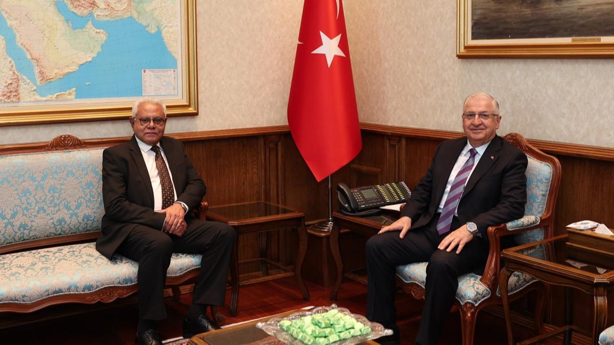 Bakan Gler, Pakistan'n Ankara Bykelisi Cneyd'i kabul etti  