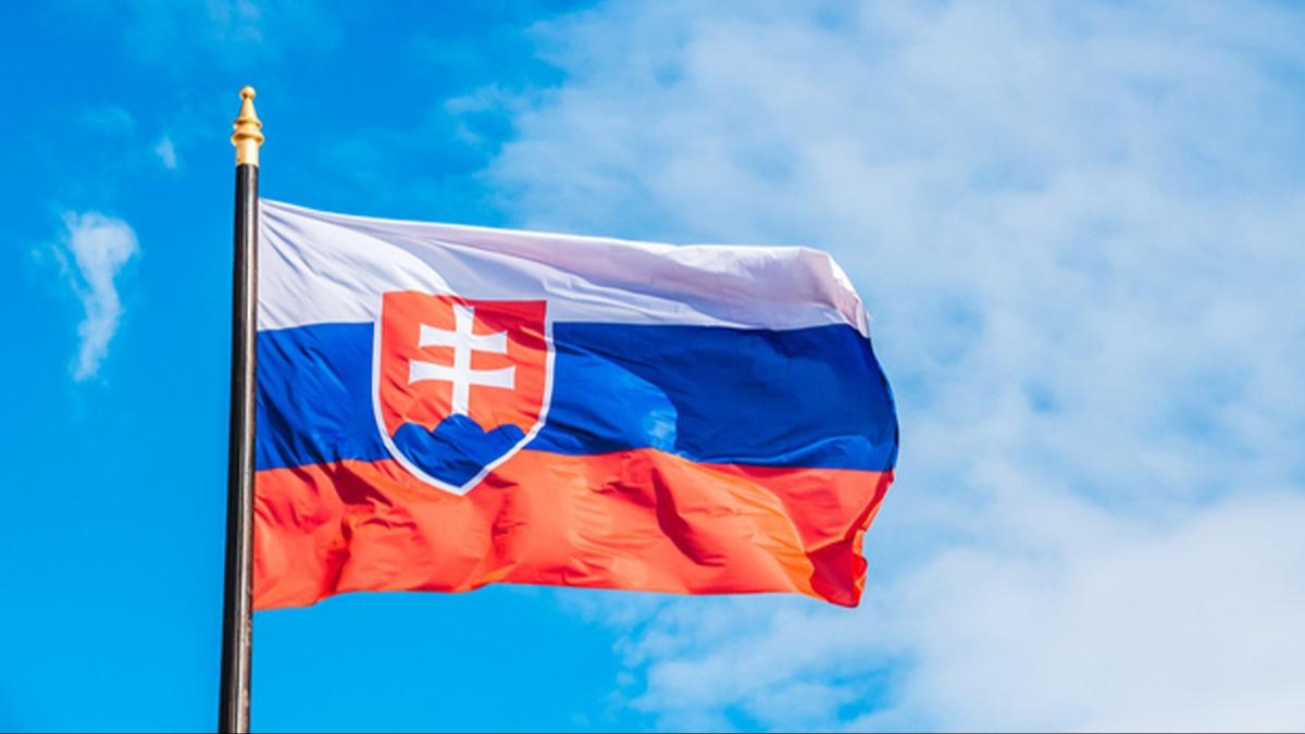 Slovakya'da istihbarat bakan su rgt kurmakla suland 