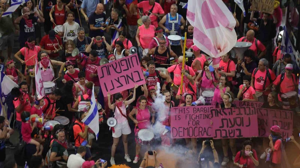 srail'de on binlerce protestocu tekrar sokaklara indi