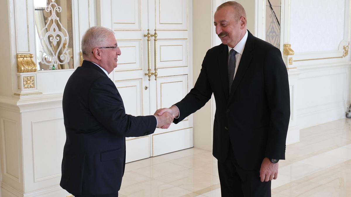 Azerbaycan Cumhurbakan Aliyev, Milli Savunma Bakan Gler'i makamnda kabul etti