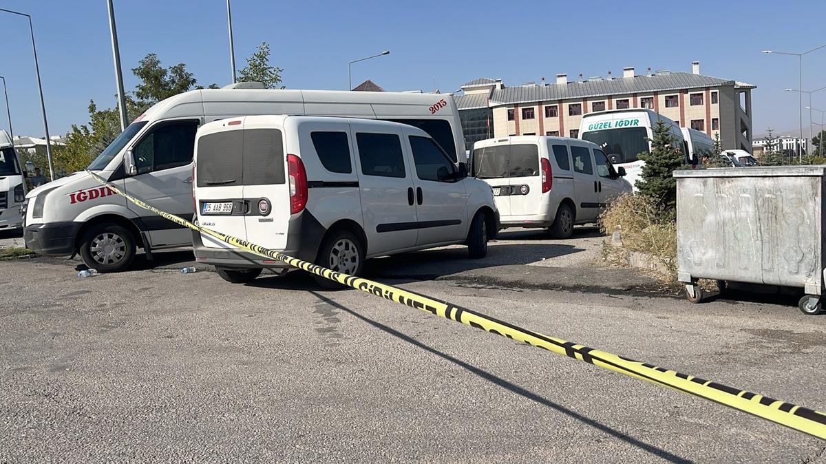 Erzurum'da mteri tama kavgasnda silahlar kt: 2 yaral