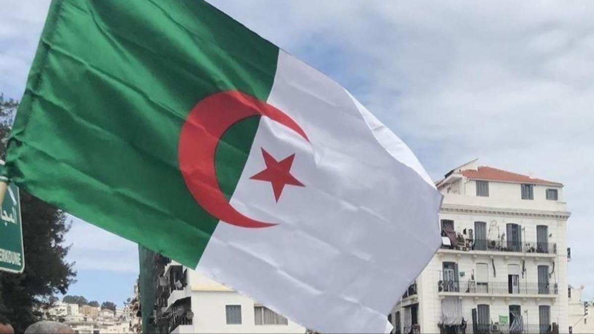Cezayir, Nijer'deki krizin zm iin harekete geti