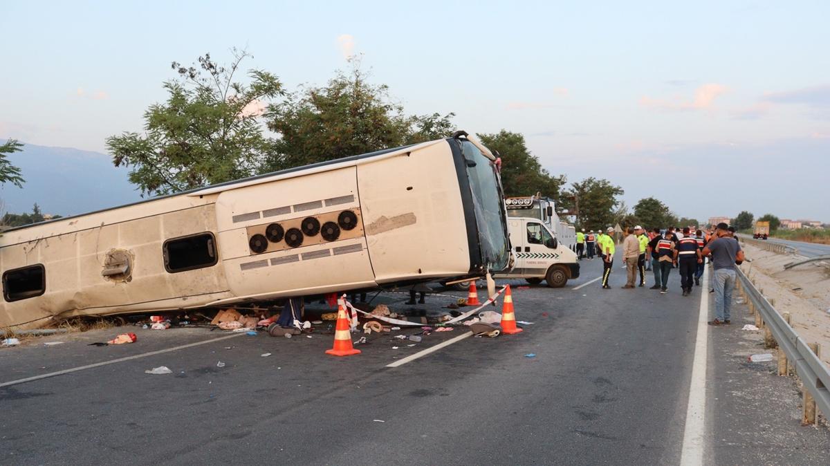 Denizli'de kamyon ile otobsn arpt kazada lenlerin says 7'ye ykseldi