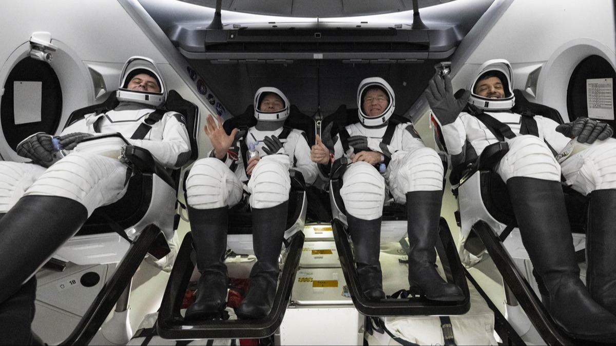Crew-6'nn astronotlar Dnya'ya dnd