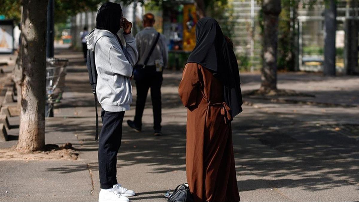Fransa'da Dantay'dan okullarda ''abaya'' yasaklama kararna onay!