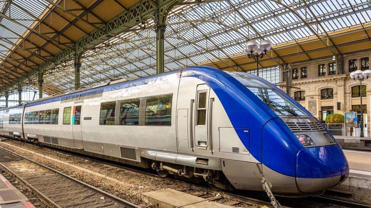 Fransa'da snrsz tren bileti abonelii balyor 