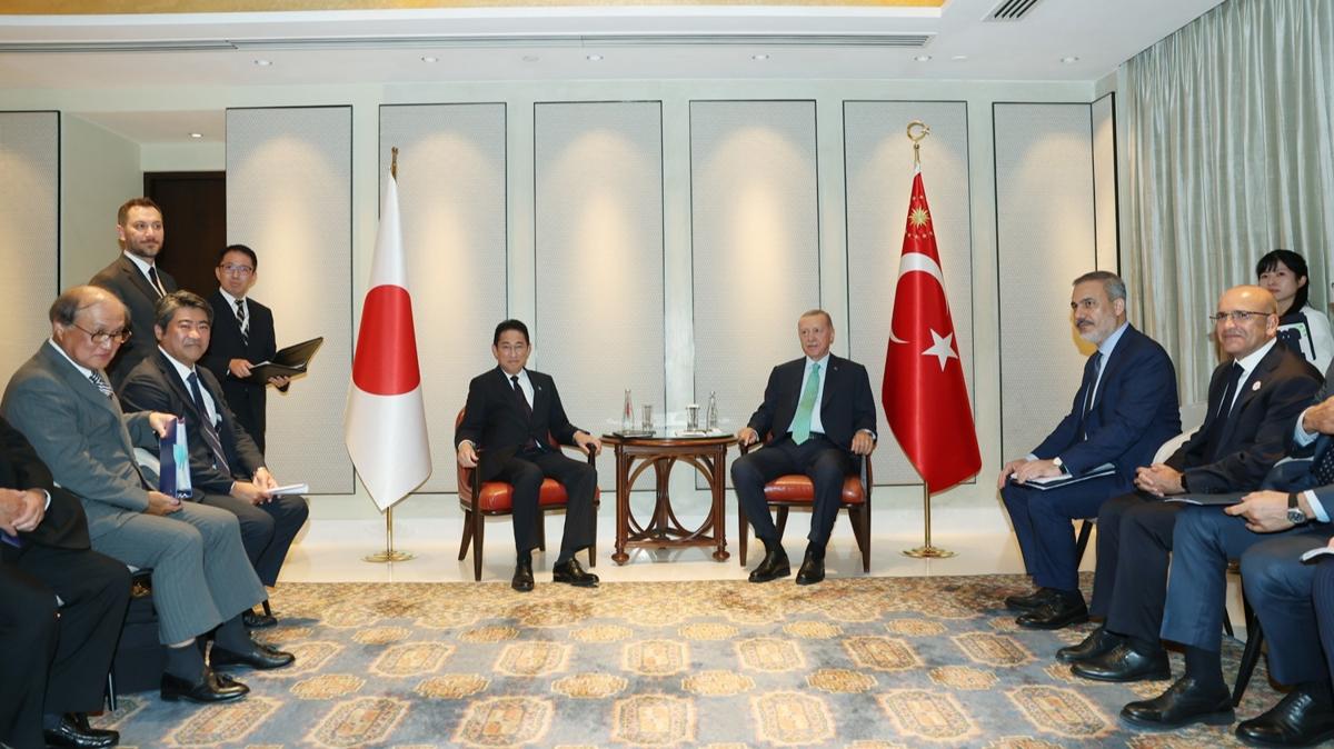 kili grmeler balad... Cumhurbakan Erdoan, Japonya Babakan Fumio'yu kabul etti