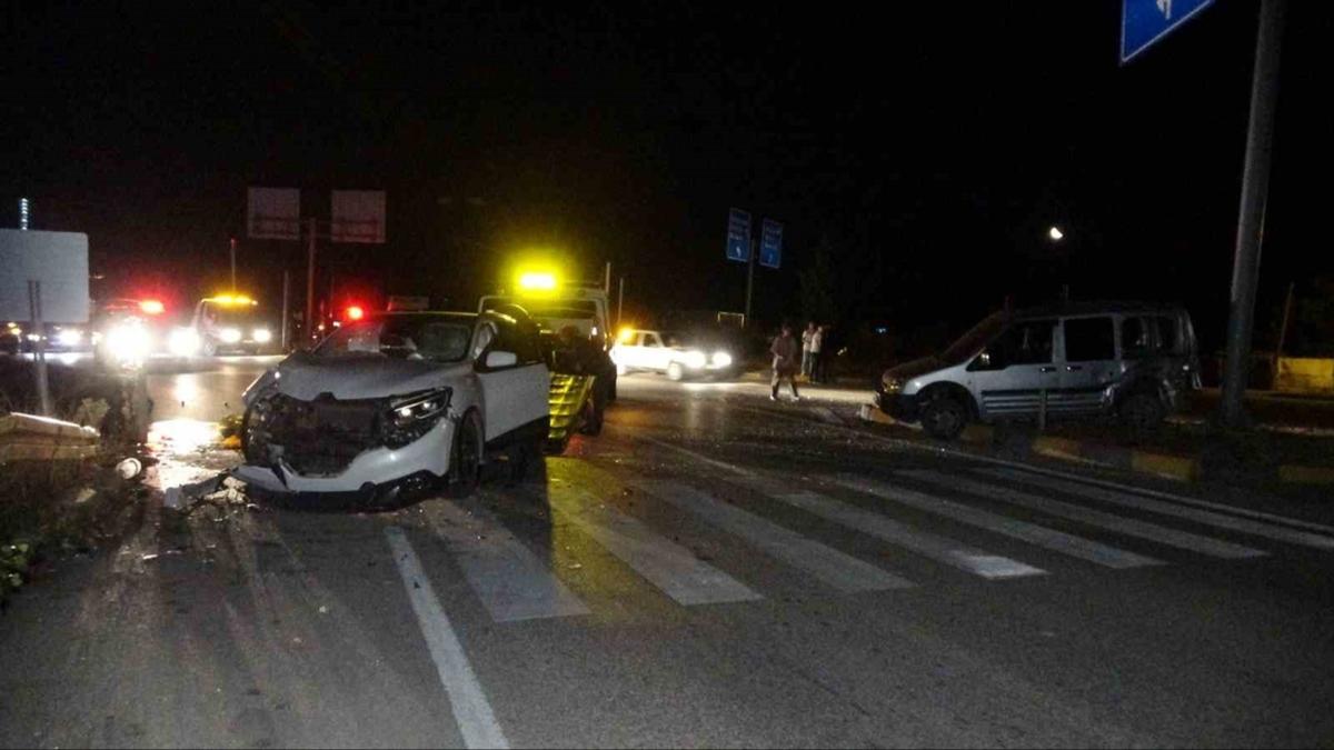 Kastamonu'da iki aracn kart kazada 4 kii yaraland