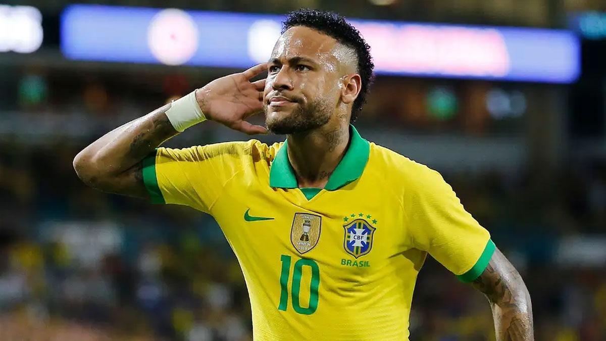 Neymar, Pele'nin rekorunu krd!