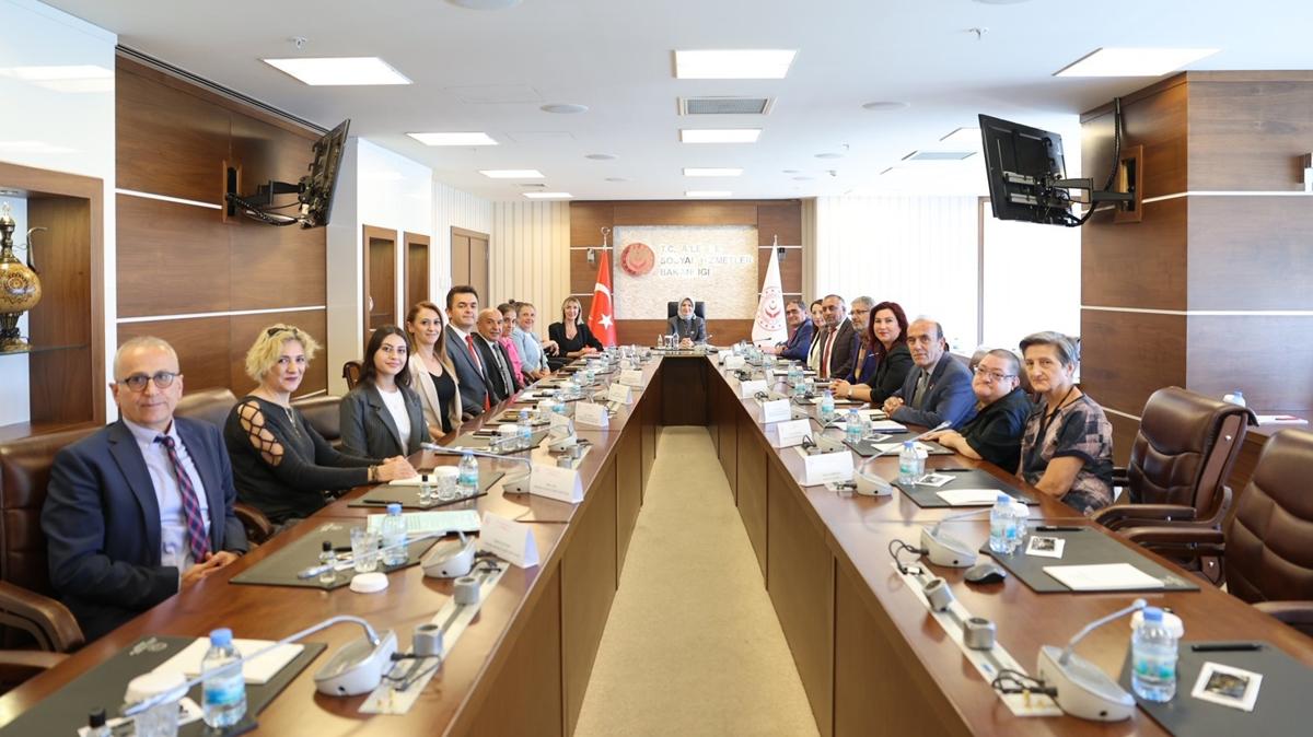 Bakan Gkta, SEREV yneticileri ve Ankara Engelliler Meclisi Komisyon yelerini kabul etti 