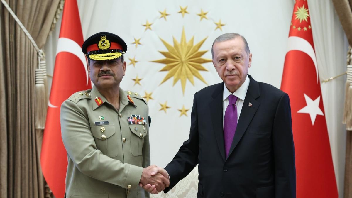 Bakan Erdoan, Pakistan Kara Kuvvetleri Komutan'n kabul etti