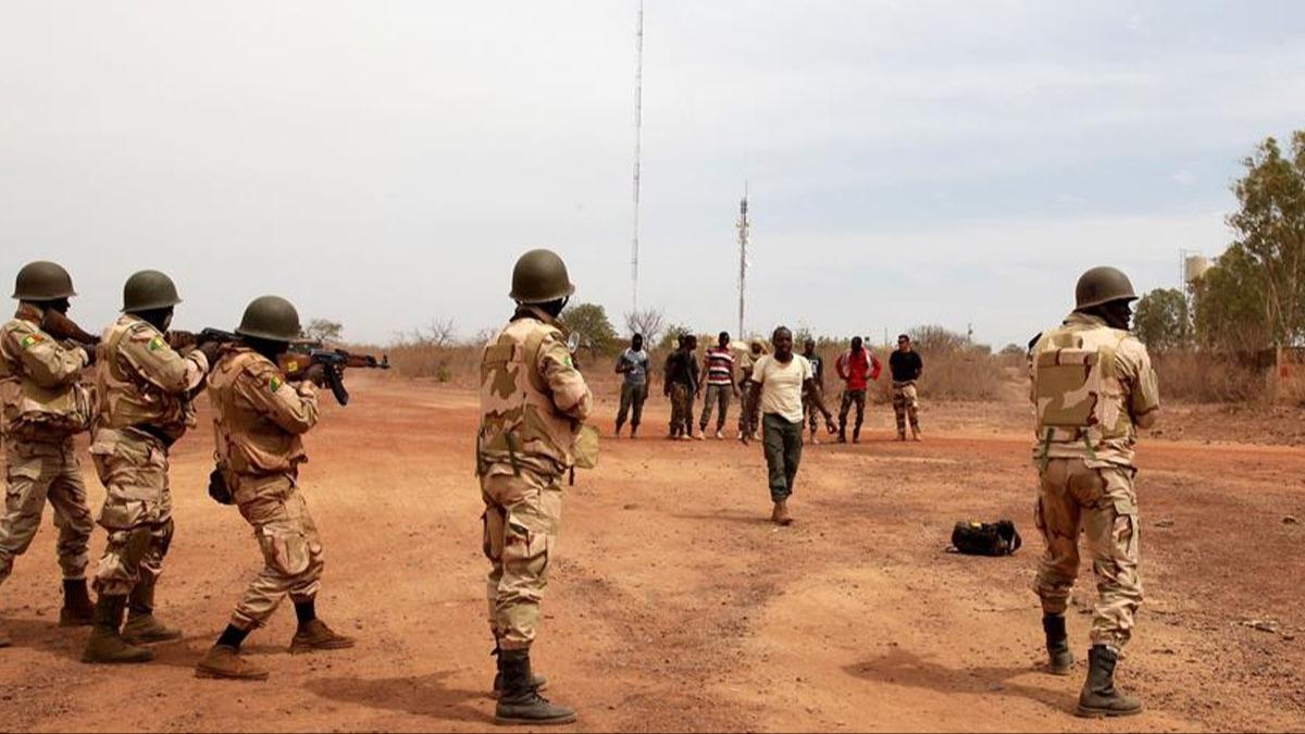 Mali'de isyanclar atma kard 10 asker ld