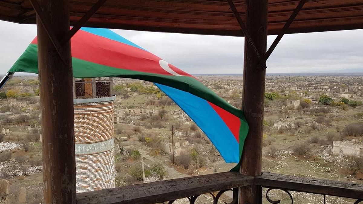 Azerbaycan, blgede bar ve istikrarn temel artn aklad
