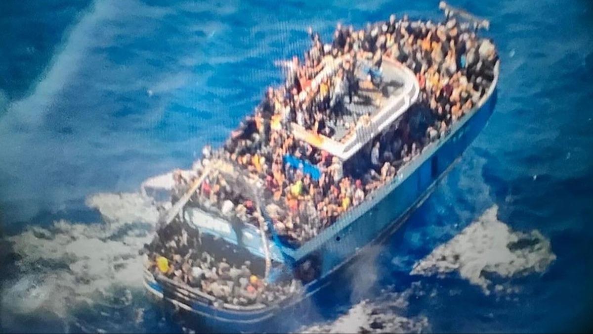 Batan tekneden kurtulan gmenler Yunanistan hakknda su duyurusunda bulundu