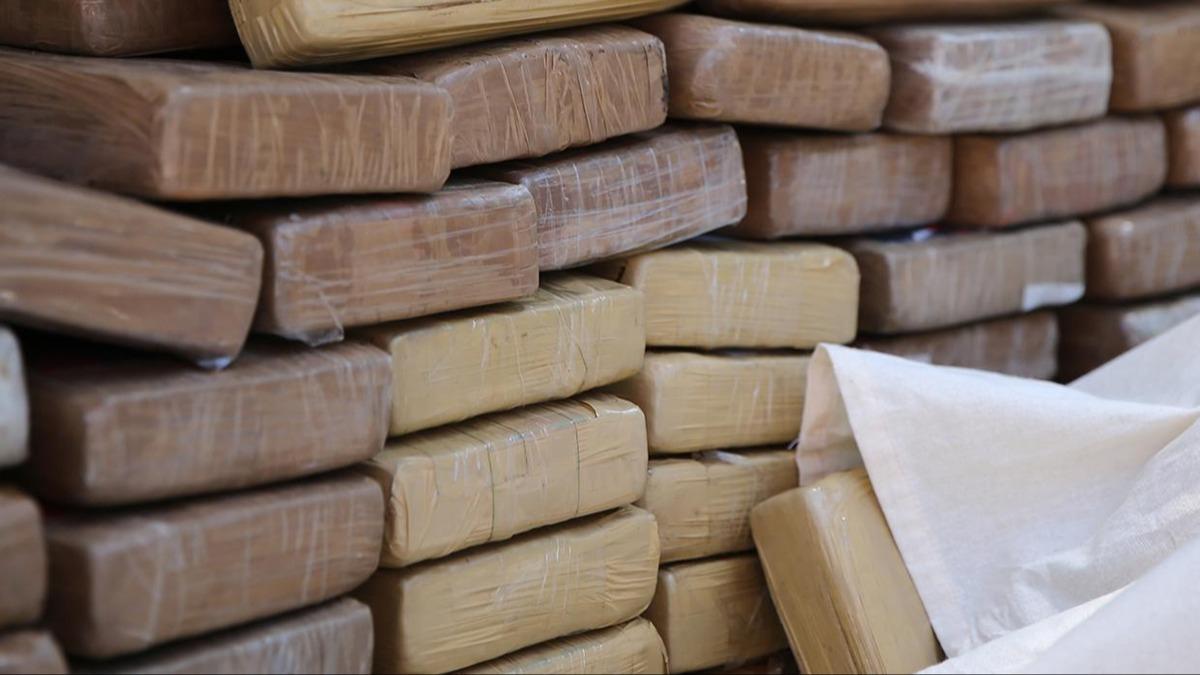 San Andres Adas aklarnda 3 ton kokain ele geirildi 