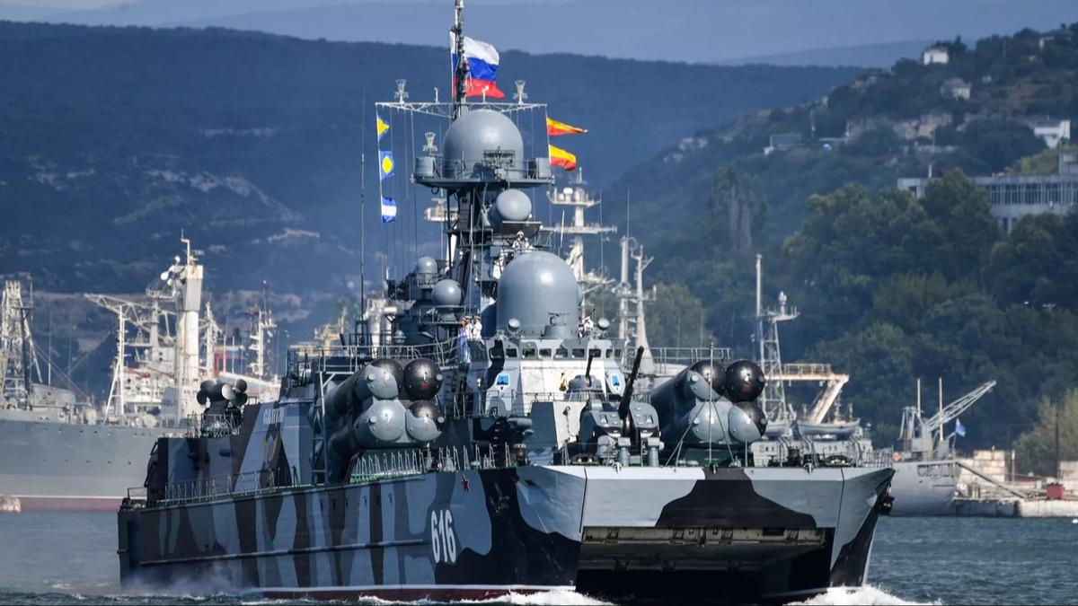 Rus Karadeniz Donanmasnn kalbi vuruldu! Krm sarsld