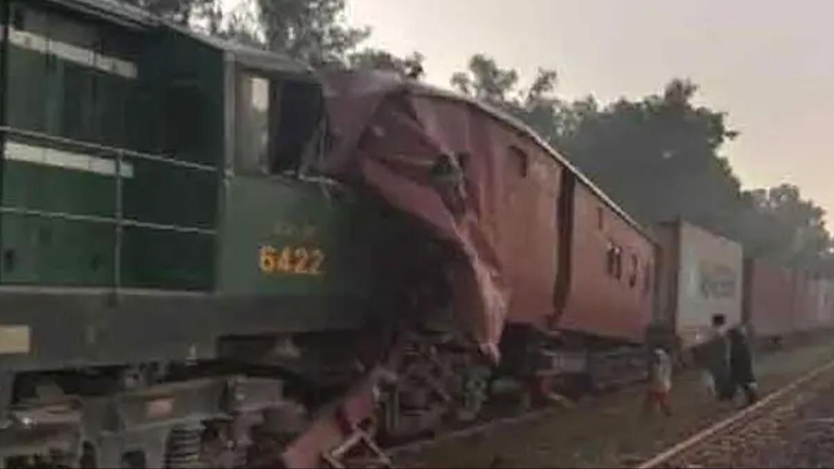 Pakistan'da yaanan tren felaketinde 31 kii yaraland