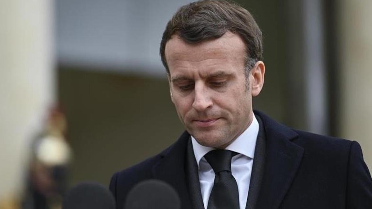 Macron'u yerden yere vurdular: Fransa 3 lkede kapya atld 