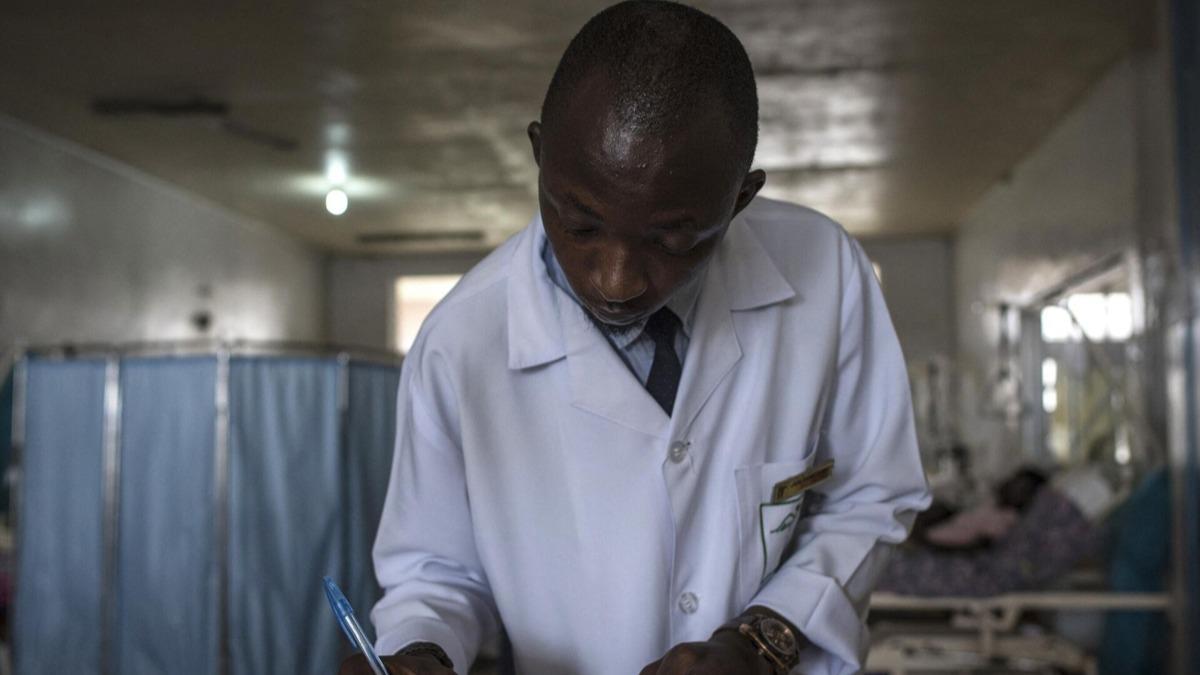 Nijerya'da 250 bin doktora ihtiyac var