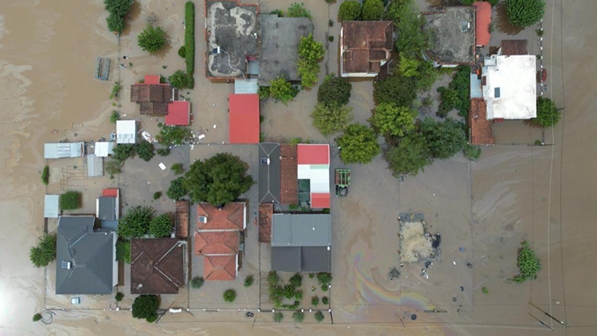 Yunanistan'da sel felaketi: Ulalamayan kylere dronlu yardm