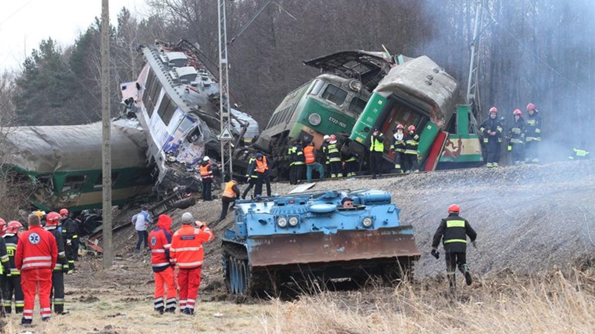 Polonya'da trenler birbirine girdi: 3 yaral