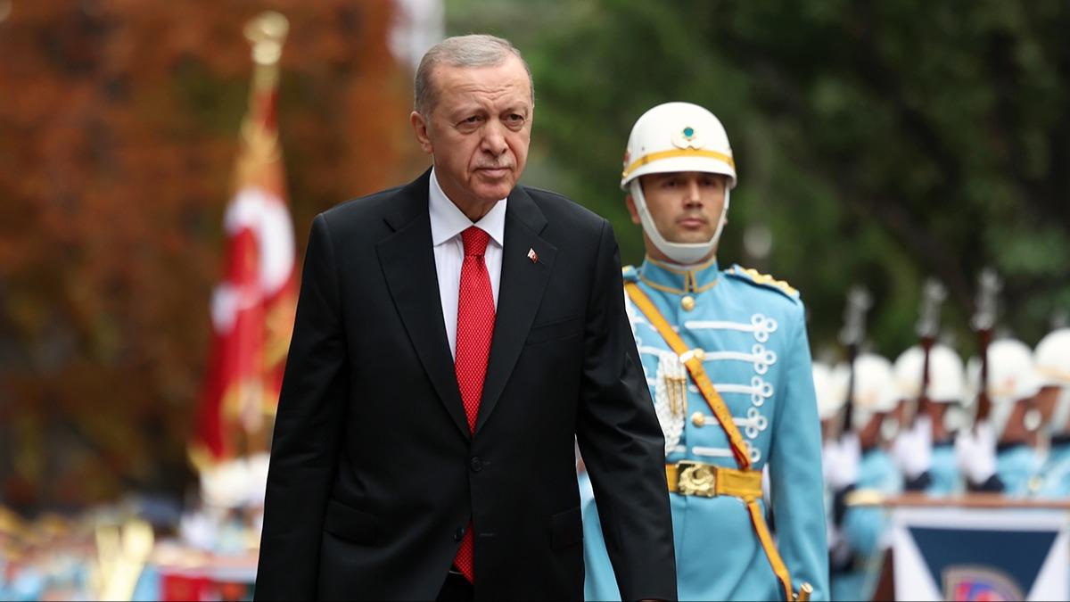 Cumhurbakan Erdoan: Aziz milletimizin kararll zaferle neticelenmitir