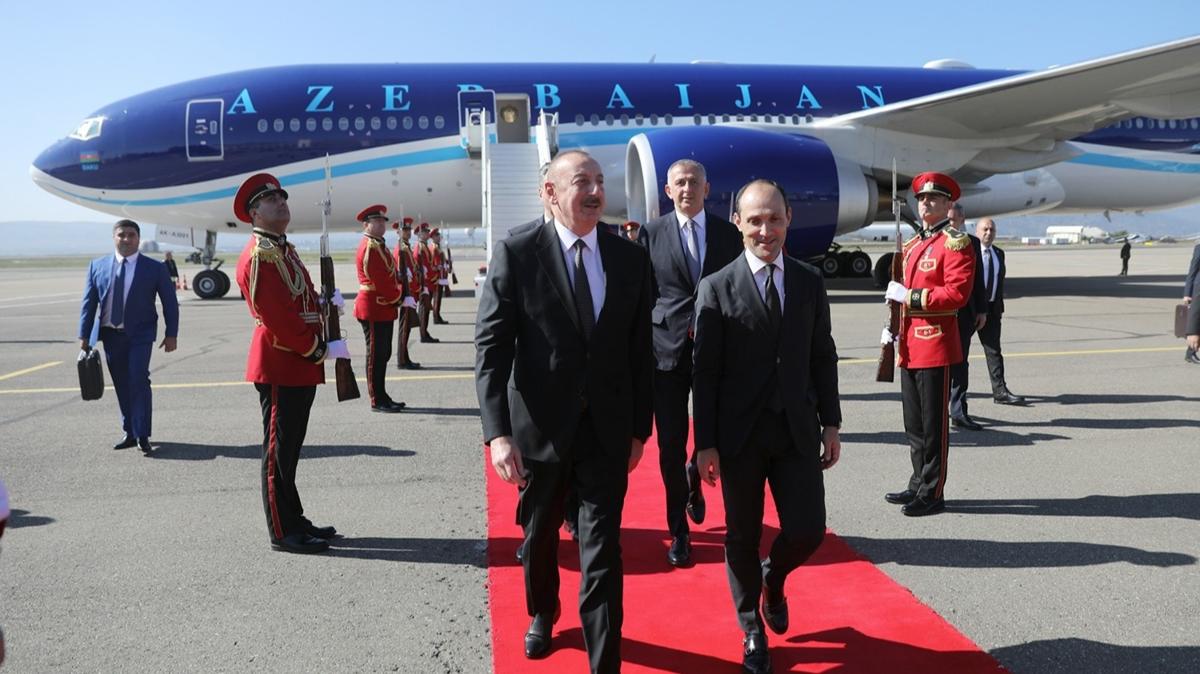 Aliyev, arabuluculuk iin o lkeyi iaret etti: Ermenistan da kabul ederse...