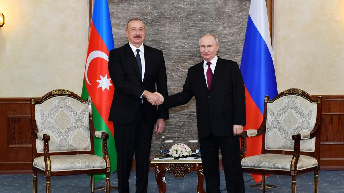 Putin ile Aliyev Bikek'te grt
