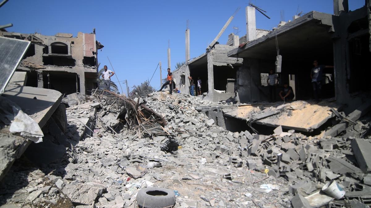 srail'in Gazze'ye bir haftada att bomba ABD'nin Afganistan'a bir ylda attna edeer
