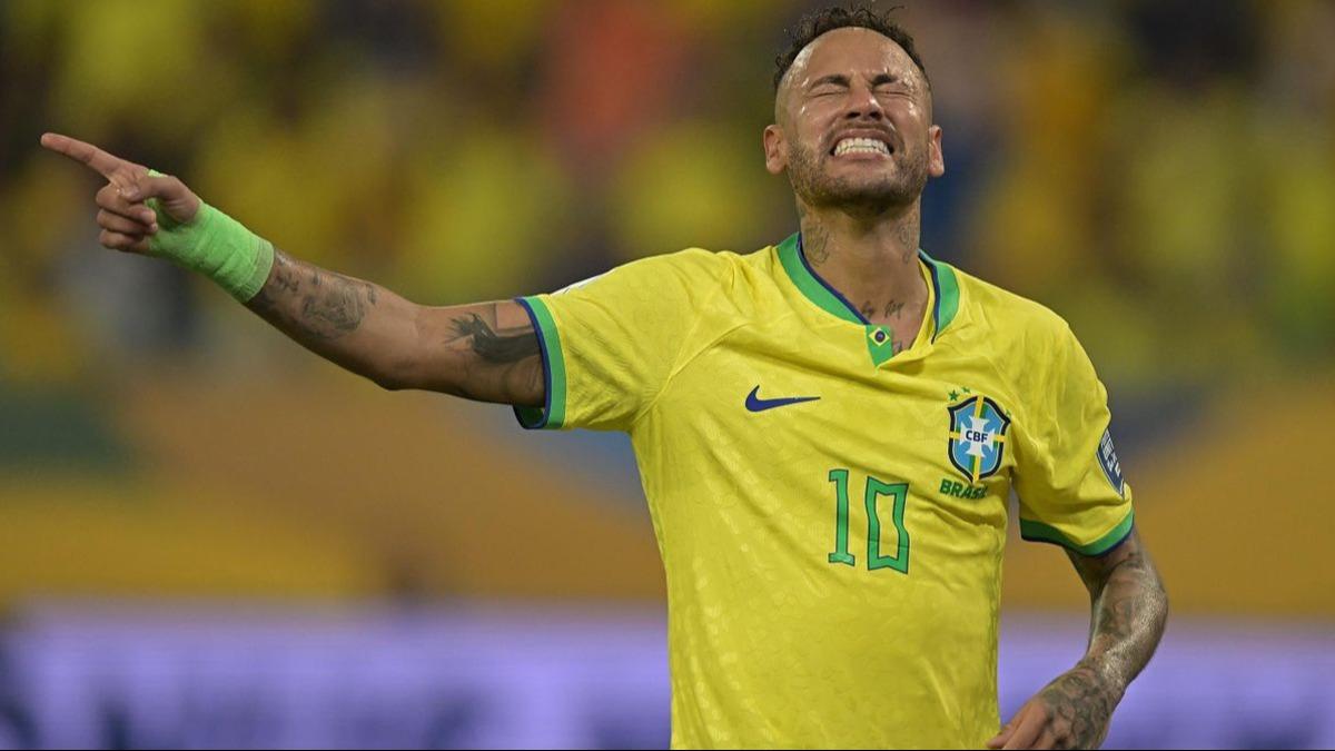 Neymar'dan taraftara sert tepki: Gel sen oyna!