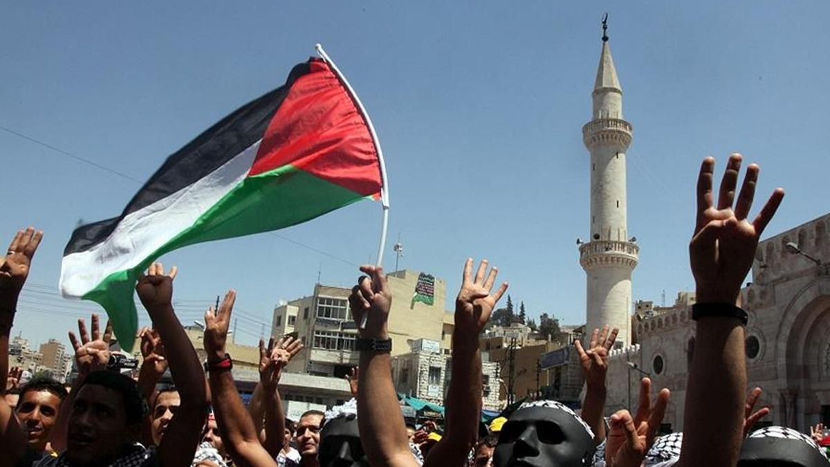 rdn'de cuma namaz sonras Gazze iin destek yry: Binlerce kii topland
