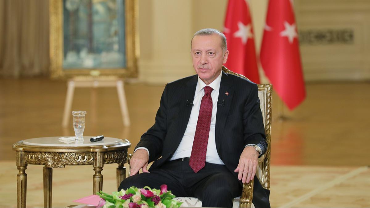 Cumhurbakan Erdoan: nmzdeki aylarda deprem konutlarnn teslimine balayacaz