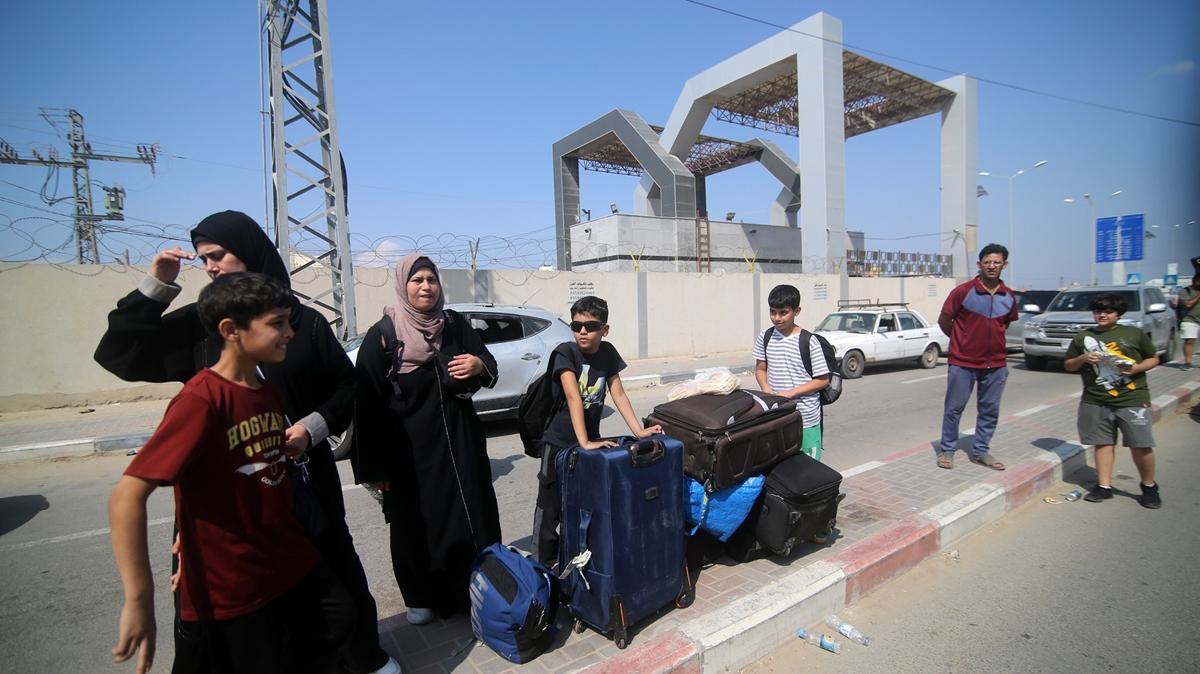 Msr aklad: Gazze'ye ulatrlmak zere Refah Snr Kaps'na gnderildi