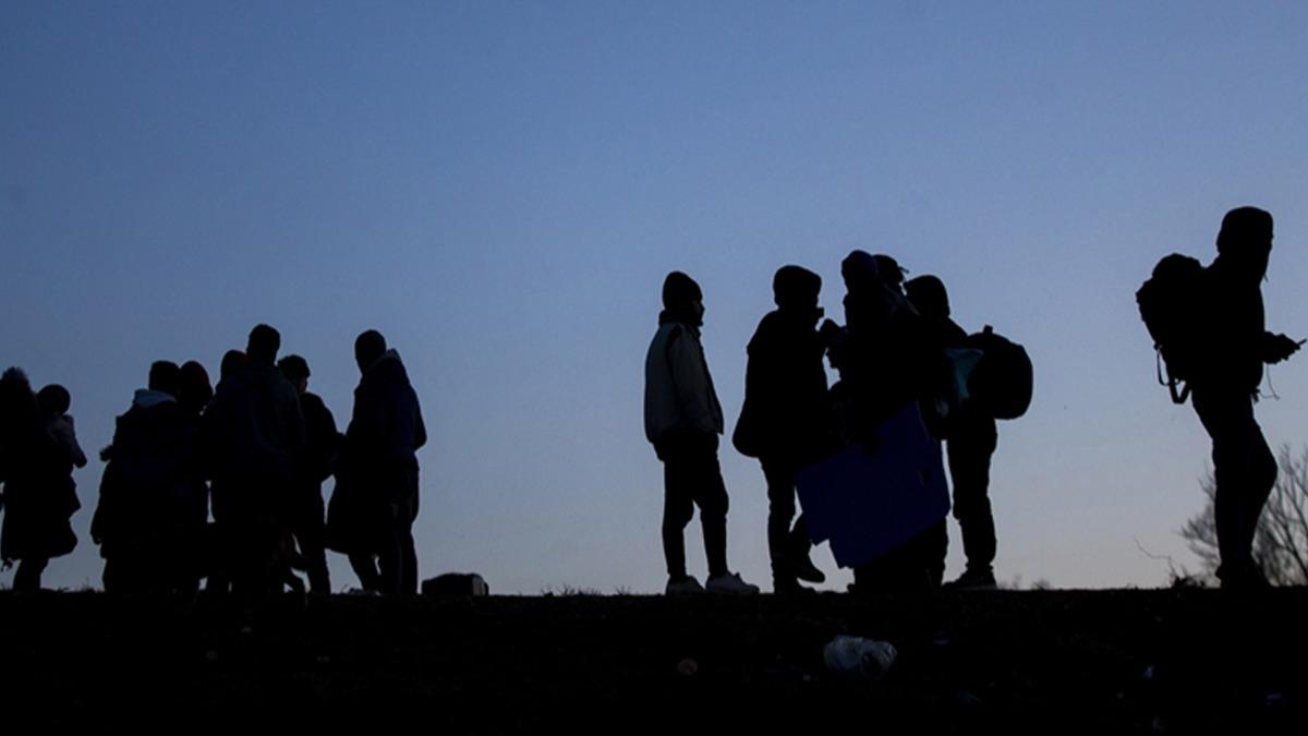 Kuadas'nda Yunanistan'n geri ittii 31 dzensiz gmen kurtarld