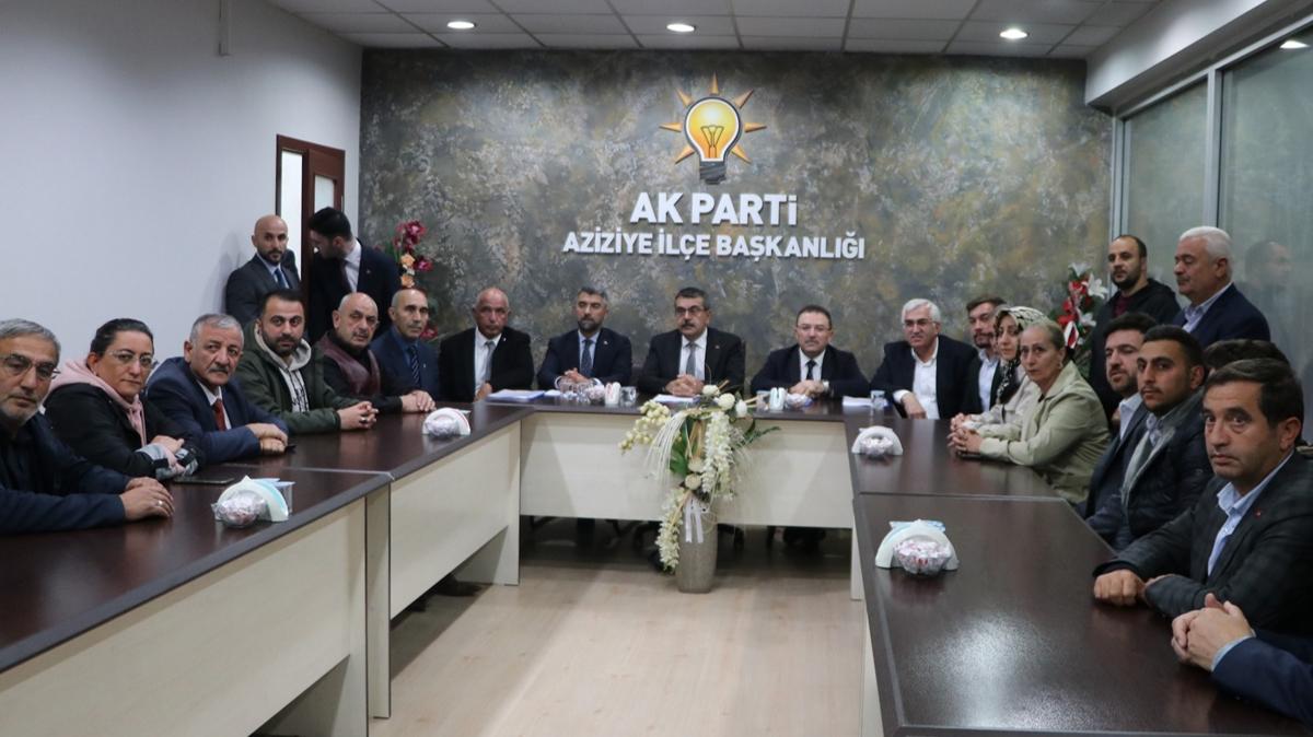 Bakan Tekin, Erzurum'daki AK Parti tekilatlarn ziyaret etti 