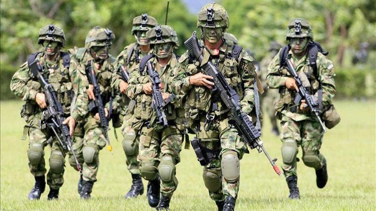 Kolombiya'da 18 asker karld