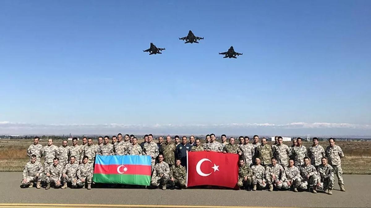 Trkiye-Azerbaycan ortak tatbikatnda temsili dman hedefleri imha edildi 