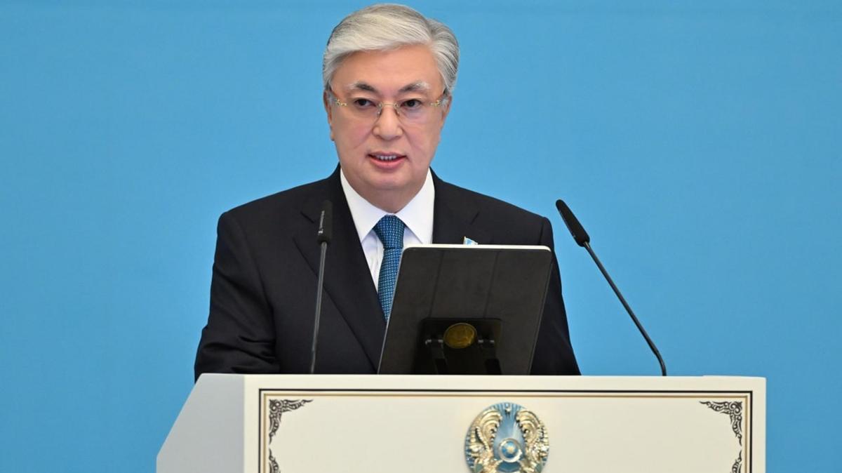 Tokayev: Kazakistan'n glenmesinde Nazarbayev'in tarihi rol var