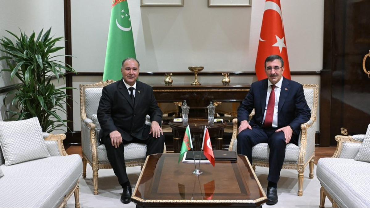 Cumhurbakan Yardmcs Ylmaz, Atdayev ile bir araya geldi