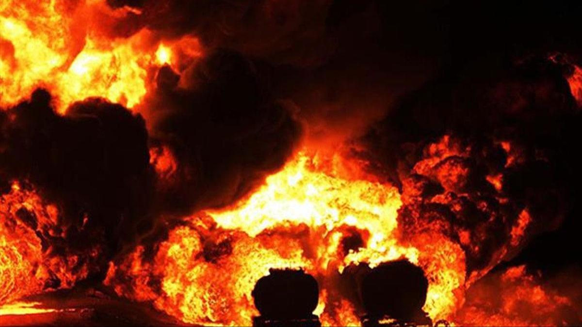 Nijerya'da petrol tankeri infilak etti: 6 l