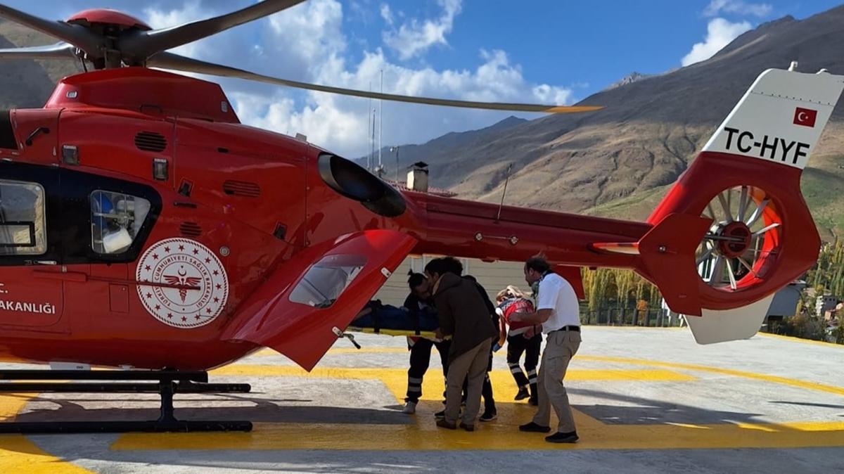 Van'da rahatszlanan hamile kadn ambulans helikopterle hastaneye ulatrld 