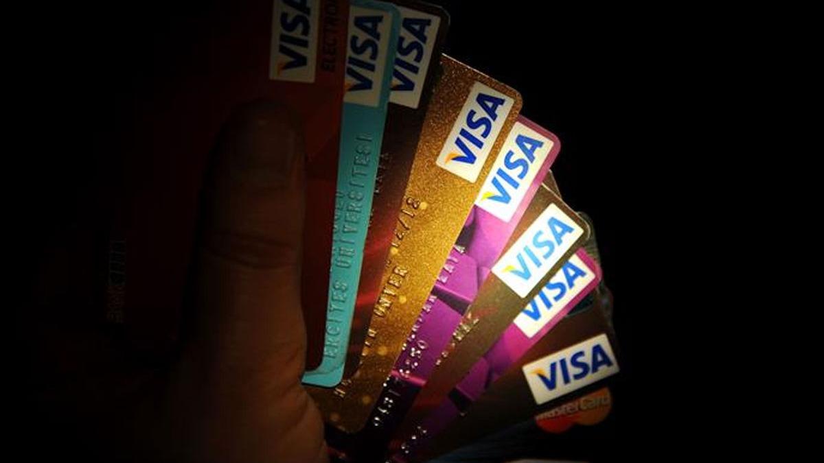 ''Aidatsz kredi kart seenei sunmayan'' bankann aidat iadesine karar verildi
