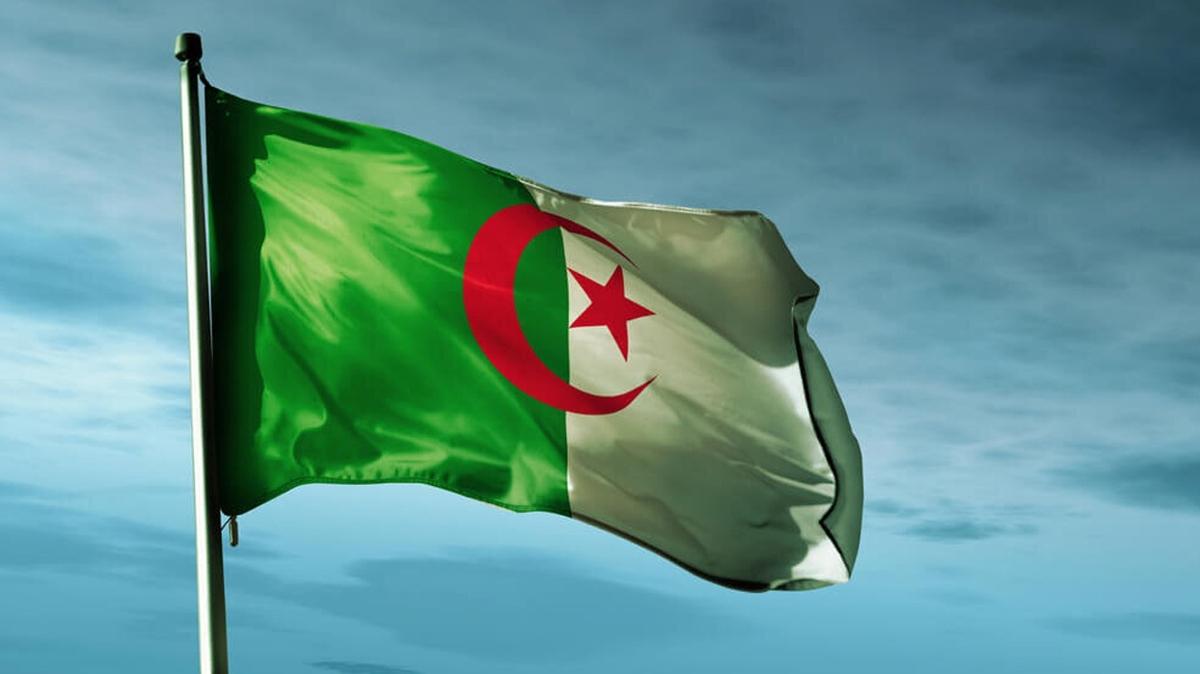 Cezayir i Partisi'nden Cezayir'e Arap Birlii'nden ekilme ars 