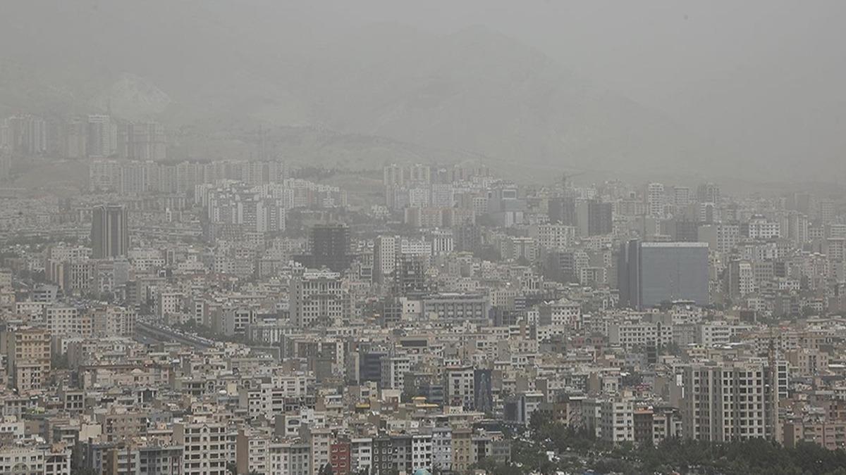 ran'da hava kirliliinden etkilenen 2 bin 500 kii hastanelik oldu 