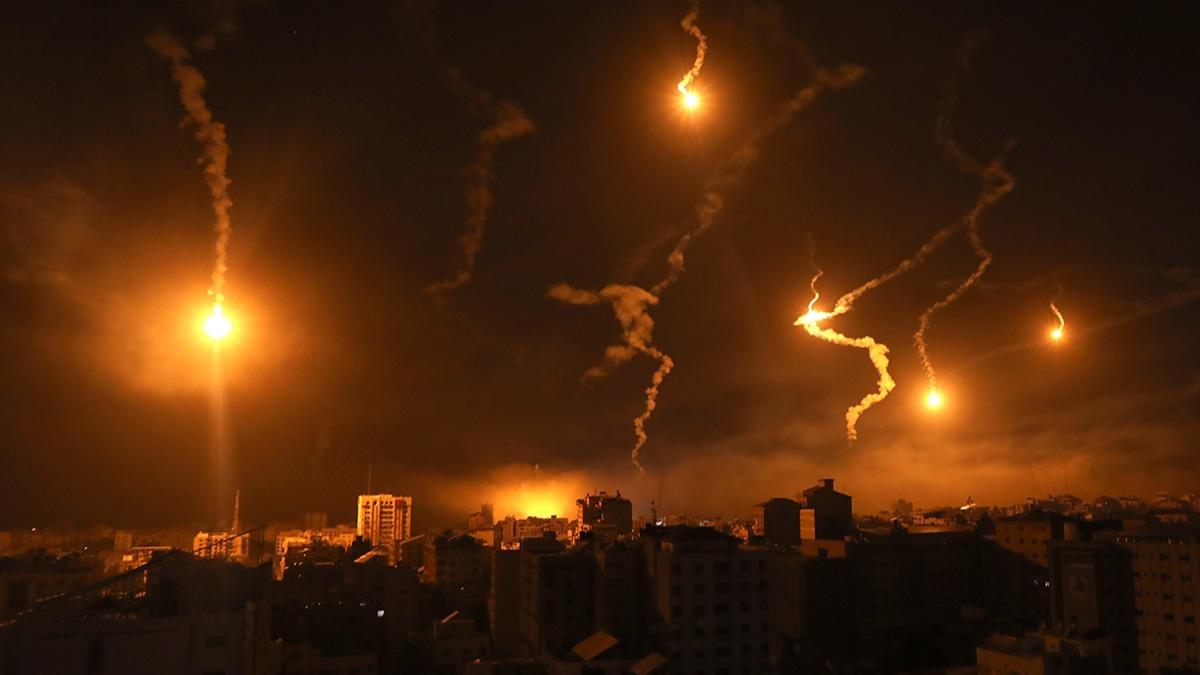 srail'in Gazze'deki youn bombardman sryor! BM ve AB'den acil atekes ars 