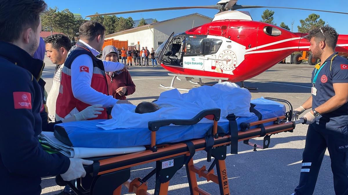 Ambulans helikopter Atlas bebek için havalandı