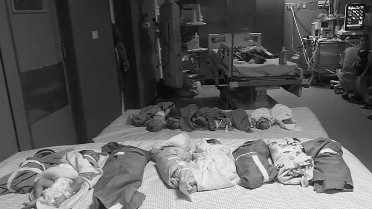 Gazze'de yatacak yer yok: İsrail'in saldırıları sonucunda hastalar tahliye edildi