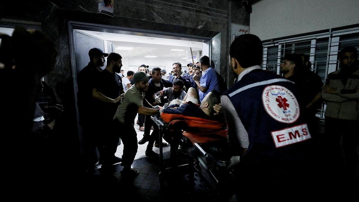 Hastane müdüründen İsrailli subaya rest: Beni öldürmek istiyorsanız hazırım ama...